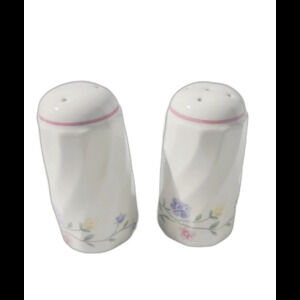 Johnson Brothers Summer Chintz  Salt & Pepper Shaker Set EUC